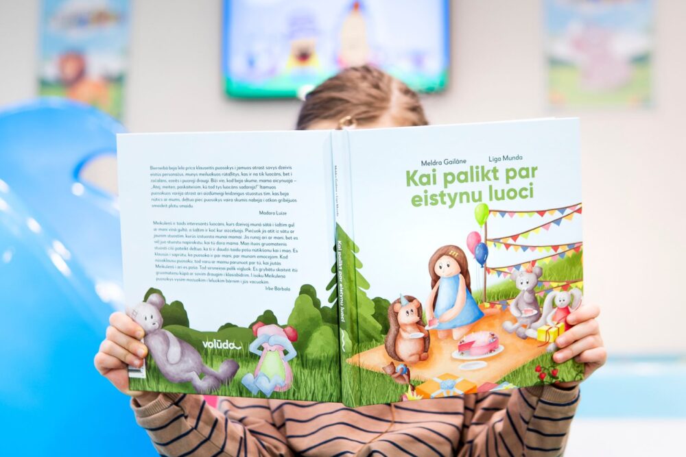 Puorceļūt latgaliskū. Gruomotys “Kai palikt par eistynu luoci” recenzeja